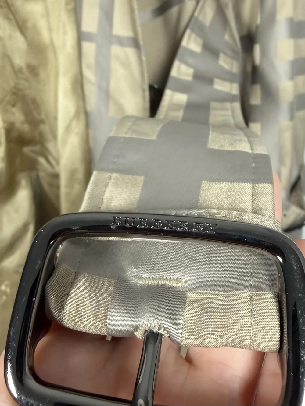 Burberry US 10 • Gray Tan Nova Check Plaid Hawkesbury Trench Coat Long.